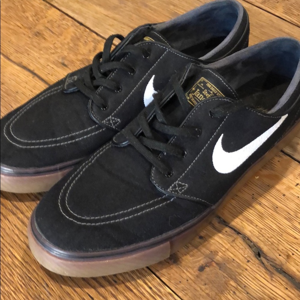 Nike SB Stefan Janoski men’s shoes.
